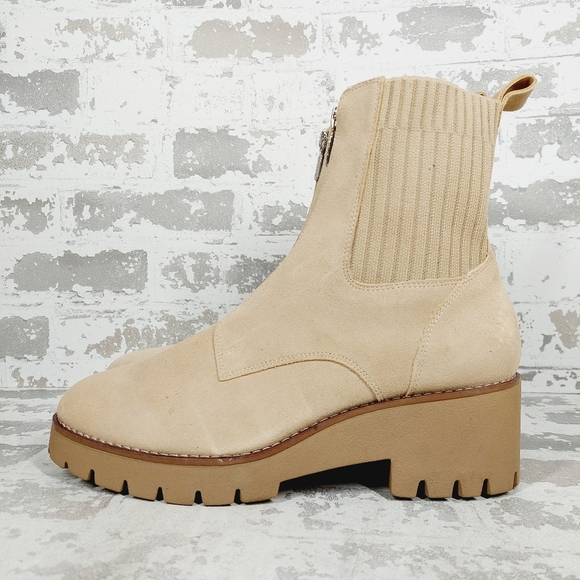 New Blondo Demaria Waterproof Cream Suede Chelsea Boots O187 - Picture 1 of 11